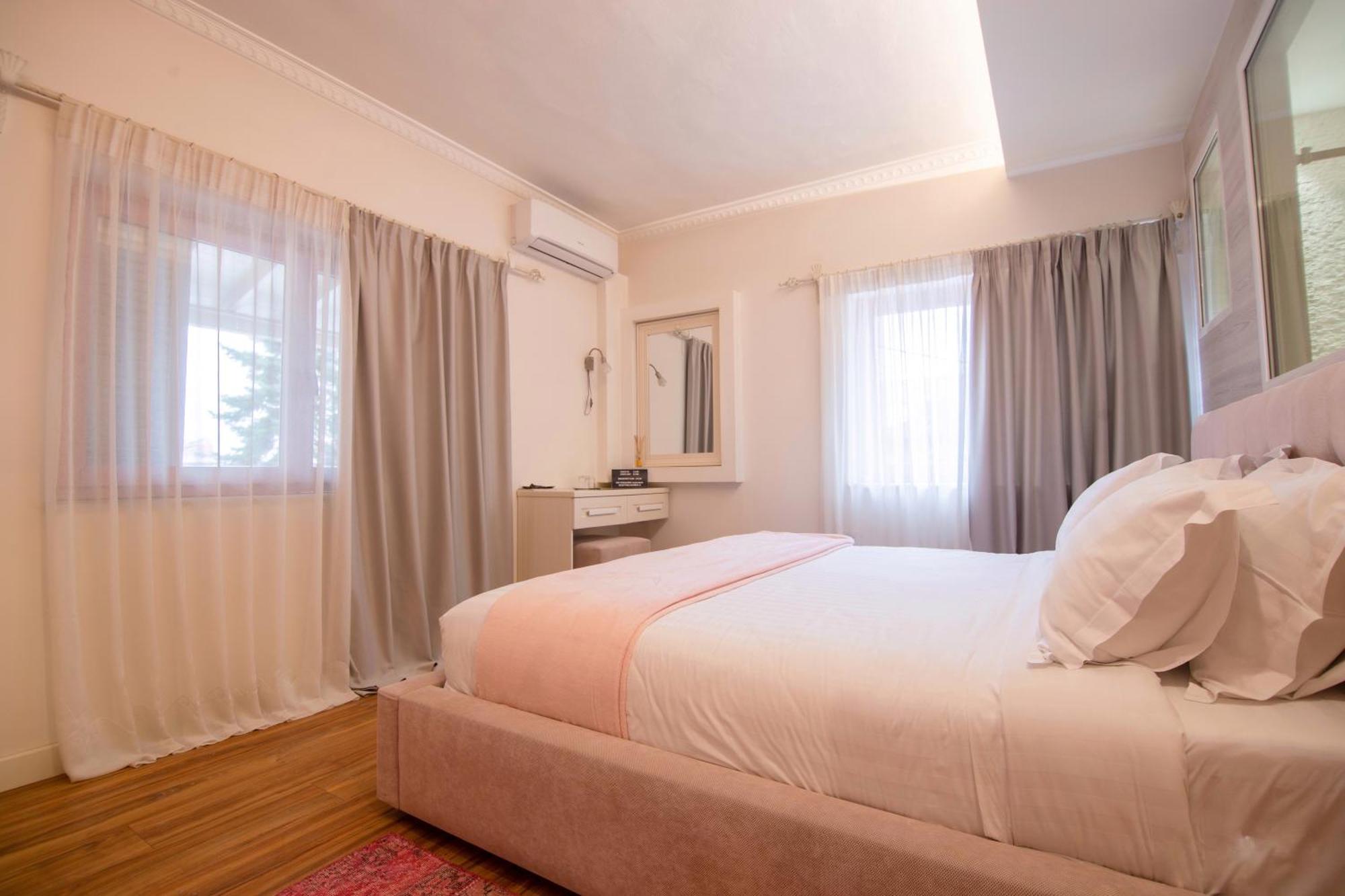 Meri Boutique Hotel Корча Номер фото
